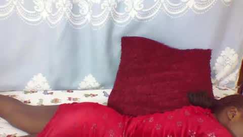 Snapshot of prettydarkskin002 chatting on March 1, 2025, 6:11 pm SHANIA online show from March 1, 2025, 6:11 pm