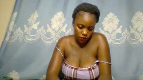 Snapshot of prettydarkskin002 chatting on November 20, 2025, 8:03 am SHANIA online show from November 20, 2025, 8:03 am