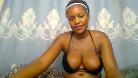 Snapshot of prettydarkskin002 chatting on November 22, 2025, 11:53 am SHANIA online show from November 22, 2025, 11:53 am