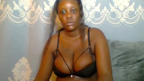 Snapshot of prettydarkskin002 chatting on July 1, 2026, 8:05 am SHANIA online show from July 1, 2026, 8:05 am