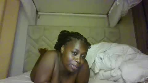 prettydulce online show from April 1, 2026, 4:02 am