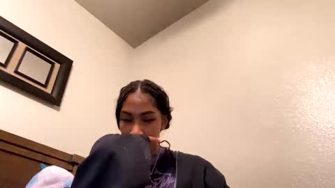 prettyfacefemale online show from October 15, 2025, 10:54 pm