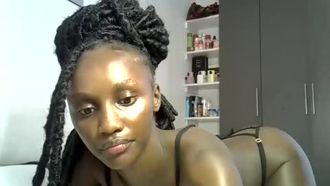 Snapshot of prettygee21 chatting on April 7, 2026, 8:59 am Pretty darkskin doll online show from April 7, 2026, 8:59 am