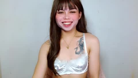 Snapshot of prettyjulian chatting on December 15, 2024, 5:23 am SEXY JULIA online show from December 15, 2024, 5:23 am