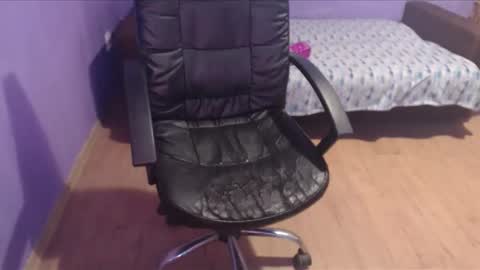 prettyjulliette online show from February 8, 2025, 1:54 pm