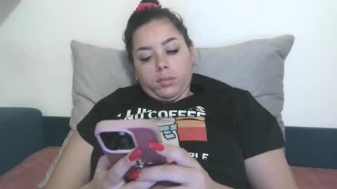 prettyjulliette online show from November 19, 2025, 3:45 pm