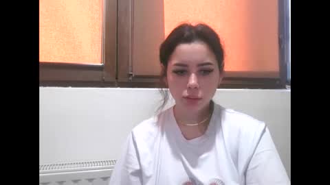 prettyjulliette online show from January 17, 2026, 12:43 pm