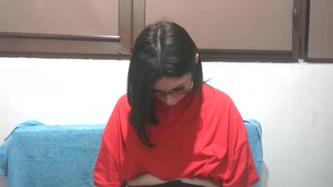 prettyjulliette online show from March 24, 2026, 5:29 pm