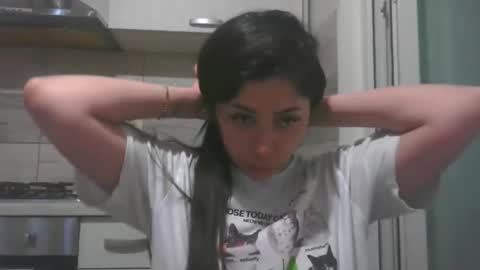 Snapshot of prettyjulliette chatting on May 9, 2026, 12:21 pm prettyjulliette online show from May 9, 2026, 12:21 pm