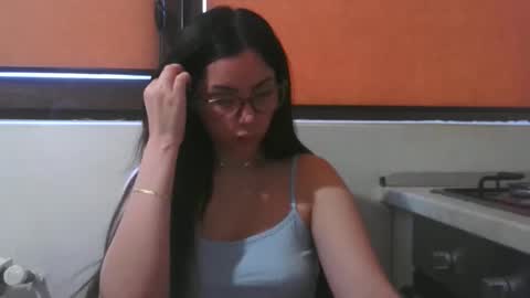 Snapshot of prettyjulliette chatting on May 14, 2026, 2:35 pm prettyjulliette online show from May 14, 2026, 2:35 pm
