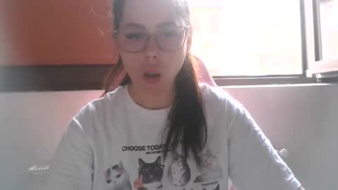 Snapshot of prettyjulliette chatting on May 25, 2026, 3:51 pm prettyjulliette online show from May 25, 2026, 3:51 pm