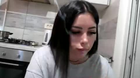 Snapshot of prettyjulliette chatting on July 2, 2026, 3:29 pm prettyjulliette online show from July 2, 2026, 3:29 pm
