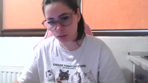 Snapshot of prettyjulliette chatting on July 17, 2026, 2:34 pm prettyjulliette online show from July 17, 2026, 2:34 pm