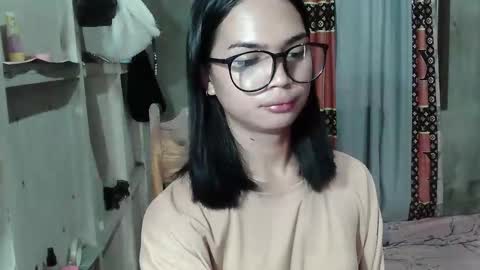prettykhelcy online show from April 27, 2026, 1:25 am