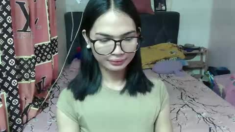 prettykhelcy online show from May 2, 2026, 1:43 am