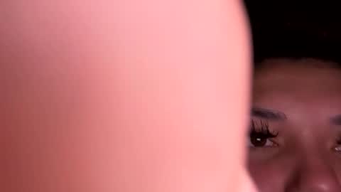 prettylatinamomma01 online show from October 16, 2025, 6:20 pm