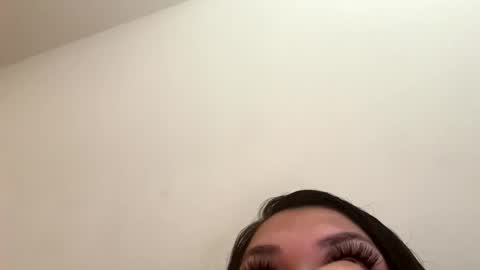 prettylatinamomma01 online show from February 4, 2026, 6:47 pm