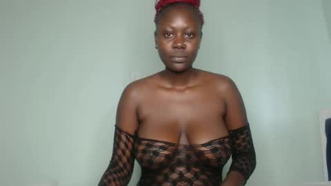 Snapshot of prettyliz1999 chatting on January 14, 2025, 9:56 am Lizzy online show from January 14, 2025, 9:56 am