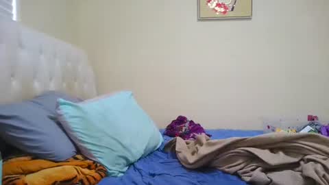prettylondond online show from July 18, 2026, 1:10 am