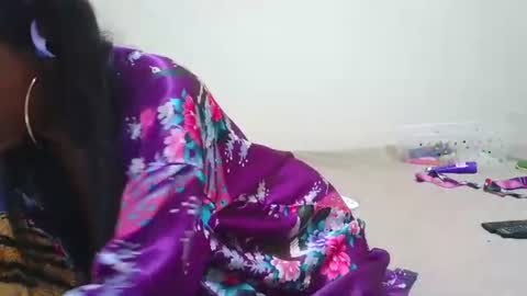 prettylondond online show from July 28, 2026, 6:07 pm
