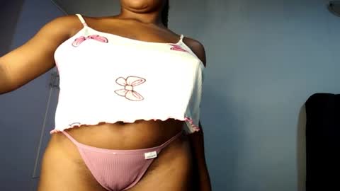 Snapshot of prettylove5 chatting on June 14, 2026, 7:10 am evelyn online show from June 14, 2026, 7:10 am