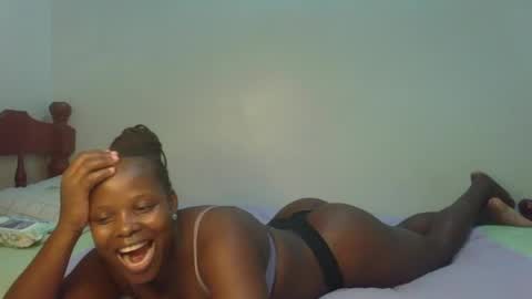 Snapshot of prettymelly_ chatting on June 21, 2026, 6:10 pm Melly online show from June 21, 2026, 6:10 pm