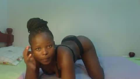 Snapshot of prettymelly_ chatting on July 18, 2026, 12:15 am Melly online show from July 18, 2026, 12:15 am