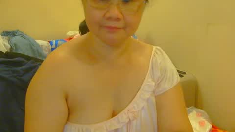 Snapshot of prettynhing chatting on June 28, 2026, 2:06 am Nhing online show from June 28, 2026, 2:06 am