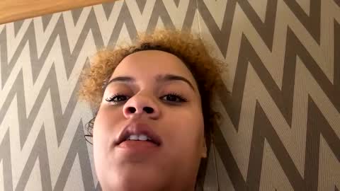 prettynthick660152 online show from February 16, 2025, 11:16 am