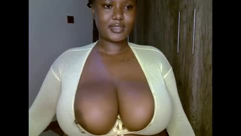 Snapshot of prettypearl_ chatting on January 3, 2025, 10:40 pm pearl online show from January 3, 2025, 10:40 pm