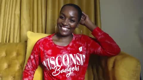 Snapshot of prettyquee chatting on December 18, 2024, 10:02 pm sasha online show from December 18, 2024, 10:02 pm