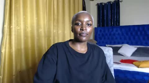 Snapshot of prettyquee chatting on February 17, 2025, 4:37 pm sasha online show from February 17, 2025, 4:37 pm