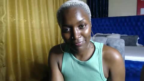 Snapshot of prettyquee chatting on February 24, 2025, 9:41 pm sasha online show from February 24, 2025, 9:41 pm