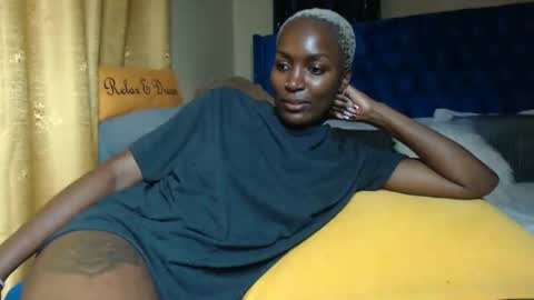 Snapshot of prettyquee chatting on March 5, 2025, 8:21 pm sasha online show from March 5, 2025, 8:21 pm