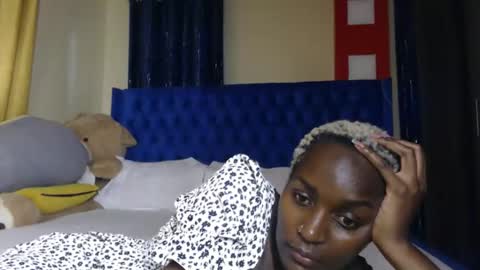 Snapshot of prettyquee chatting on November 24, 2025, 2:39 pm sasha online show from November 24, 2025, 2:39 pm