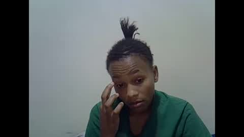 Snapshot of prettyqueenn1 chatting on February 16, 2025, 6:43 pm sharon online show from February 16, 2025, 6:43 pm