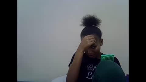 Snapshot of prettyqueenn1 chatting on February 23, 2025, 8:11 pm sharon online show from February 23, 2025, 8:11 pm