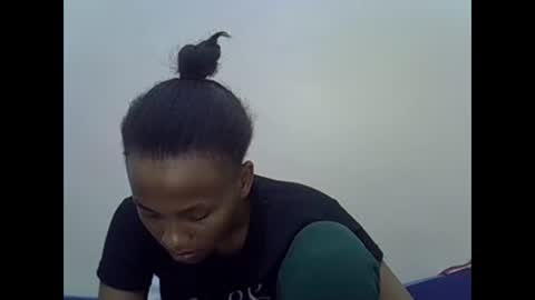 Snapshot of prettyqueenn1 chatting on February 24, 2025, 5:22 am sharon online show from February 24, 2025, 5:22 am