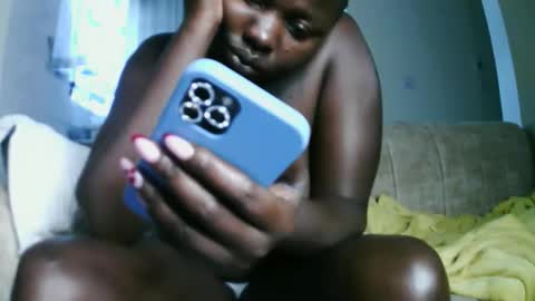 prettyreen online show from October 10, 2025, 8:24 am