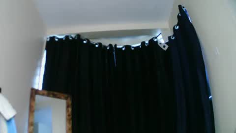 prettyreen online show from June 12, 2026, 7:18 am