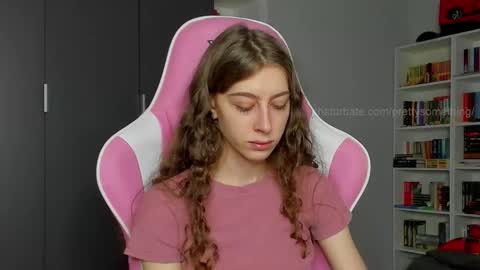 Sophie  next stream will be at Monday  i will wait you guys  online show from September 29, 2025, 6:07 am