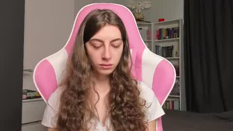 Snapshot of prettysomething chatting on June 11, 2026, 6:00 am Sophie next stream will be at Monday i will wait you guys online show from June 11, 2026, 6:00 am