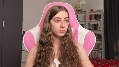 Snapshot of prettysomething chatting on June 12, 2026, 6:12 am Sophie next stream will be at Monday i will wait you guys online show from June 12, 2026, 6:12 am