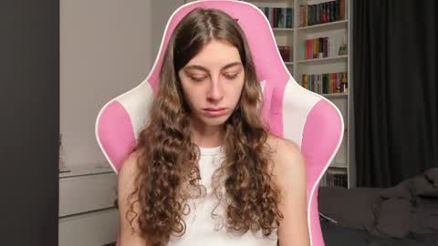 Sophie  next stream will be at Monday  i will wait you guys  online show from June 18, 2026, 6:24 am