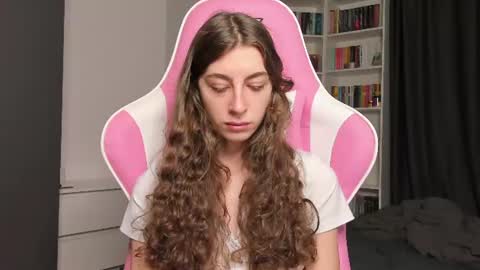 Sophie  next stream will be at Monday  i will wait you guys  online show from June 26, 2026, 7:02 am