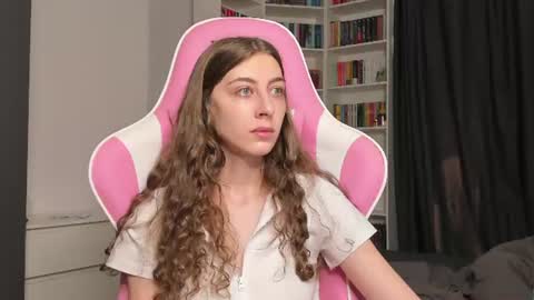 Sophie  next stream will be at Monday  i will wait you guys  online show from July 18, 2026, 6:39 am