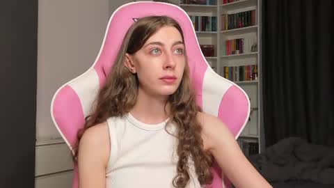 Sophie  next stream will be at Monday  i will wait you guys  online show from July 20, 2026, 10:39 am