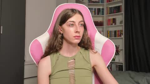 Sophie  next stream will be at Monday  i will wait you guys  online show from July 30, 2026, 6:51 pm