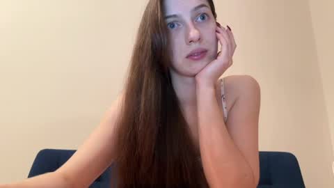 prettyyy_angel online show from April 7, 2026, 6:30 pm