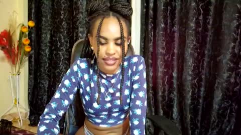 priceless_sexy online show from September 13, 2025, 2:28 pm